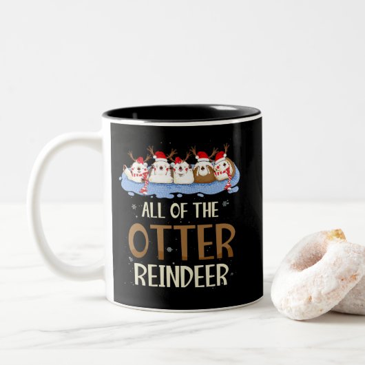 De hele Otter Reindeer Kerstkoorts Cute Tweekleurige Koffiemok (Met donut)
