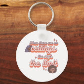 De hemel is de limiet | Vrouwenrechten Roze Retro Sleutelhanger (Voorkant)