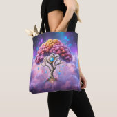 De Hemelse Boom van Worden. Tote Bag (Dichtbij)