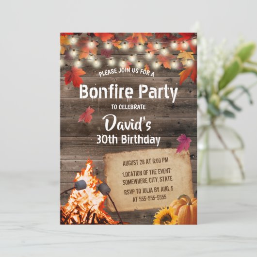 De herfst laat Bonfire-partij Rustic Barn Birthday Kaart (Staand voorkant)