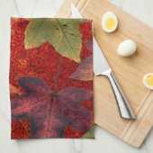 De herfst laat de Herfst de seizoenboom verlaten,  Theedoek (Quarter Fold)