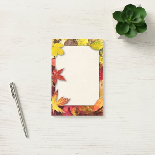 De herfst laat na de opmerkingen post-it® notes (Kantoor)