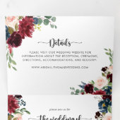 De herfst Rustic Burgundy Calligraphy Wedding of Drieluik Uitnodiging (Binnenzijde eerst)