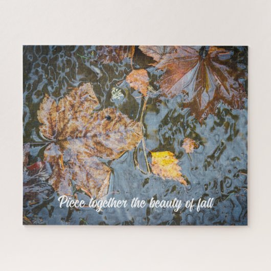 De herfstbladeren in het poster van de bosstroom legpuzzel (Horizontaal)