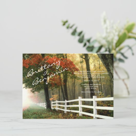 De herfstbomen vallen uit het hek van het hek kaart (Staand voorkant)