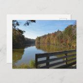 De herfstreflectie op het meer door de Rustic Wood Briefkaart (Voorkant / Achterkant)