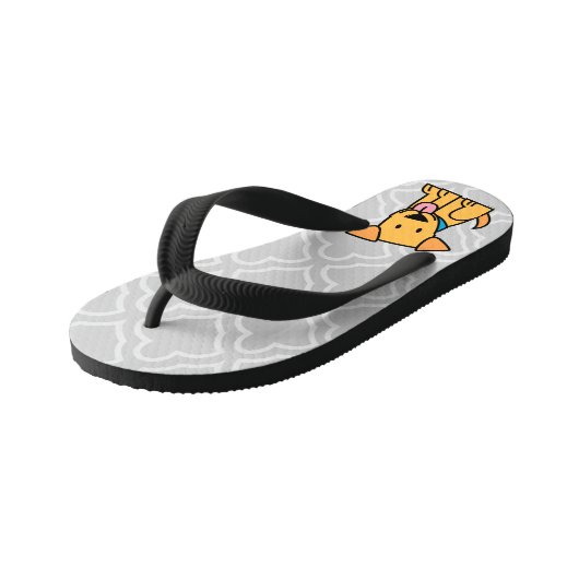 De het puppyhond van de labrador zit gouden leuk kinder teenslippers (Schuin)