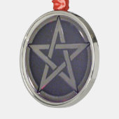 De het Zilveren Ornament of Tegenhanger van (Links)
