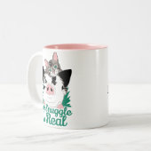 De hoek is een echte koffie-Mok! - Juggling Daisie Tweekleurige Koffiemok (Voorkant links)