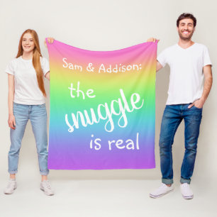 De hoek is een echte persoonlijke regenboogbundel fleece deken