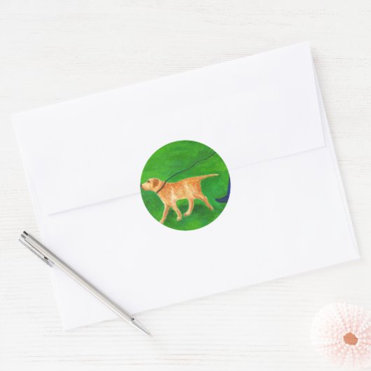De hond uitlaten ronde sticker (Envelop)