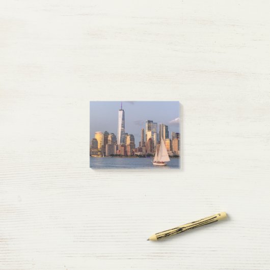 De hoofdplaats is Lower Manhattan. Post-it® Notes (Op bureau)
