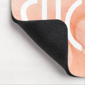 De houding... de Oranje Achtergrond van het Hoogte Muismat (Hoek)