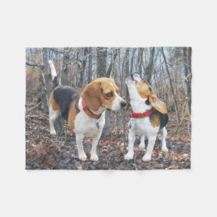 De howbeagles in Bossen beagle Fleece Blanket
