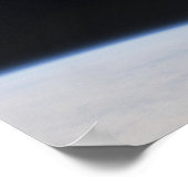 De Hubble Ruimtetelescoop in een baan boven Aarde Poster (Hoek)