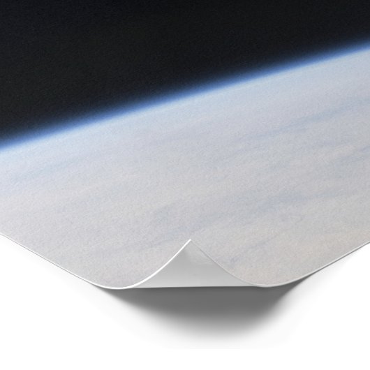 De Hubble Ruimtetelescoop in een baan boven Aarde Poster (Hoek)