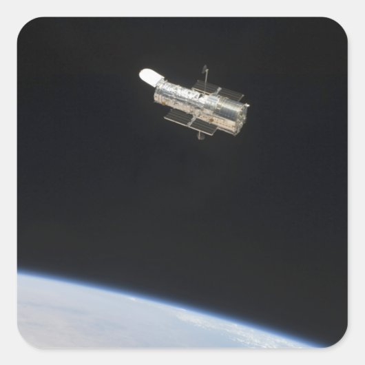 De Hubble Ruimtetelescoop in een baan boven Aarde  Vierkante Sticker (Voorkant)