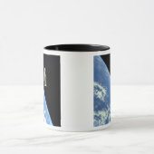 De Hubble Ruimtetelescoop met een blauwe aarde Mok (Midden)