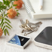 De Hubble Ruimtetelescoop met een blauwe aarde Sleutelhanger (Zijkant)