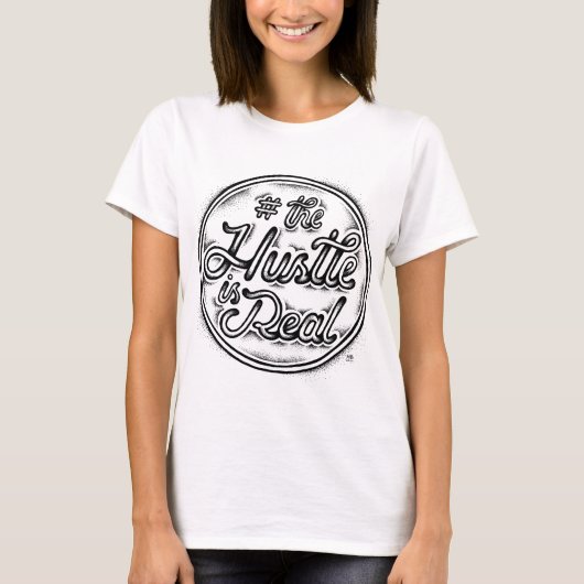 De Hustle is een echte  tattoo stijl quote T-shirt (Voorkant)