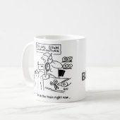 De huwelijksjurkmaker zit nu in de trein. koffiemok (Voorkant links)