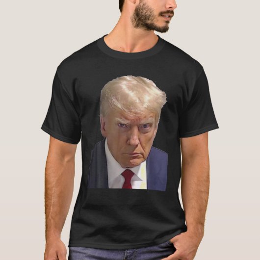 De iconische Donald J Trump Mugshot Fulton County  T-shirt (Voorkant)