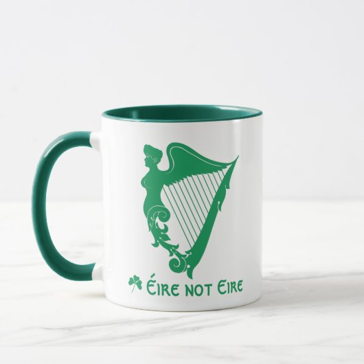De Ierse harp - een symbool van Ierland Mok (Links)