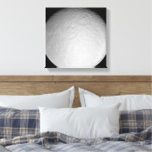 De ijzige maan van Saturnus Rhea Canvas Afdruk (Insitu (Slaapkamer))