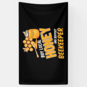 De imker koopt plaatselijke honing en ondersteunt  spandoek (Verticaal)