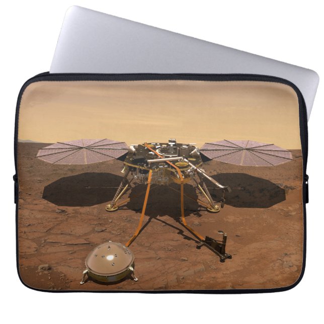 De Insight Lander opererend op het oppervlak van M Laptop Sleeve (Voorkant)