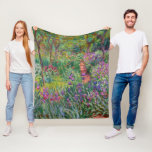 De Iris-tuin in Giverny door Claude Monet Fleece Deken<br><div class="desc">De Iris Garden in Giverny geschilderd door Claude Monet. Circa 1900. Dit afbeelding is openbaar.</div>