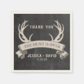 De jacht is over rustieke krijtbord bruiloft serve servet (Voorkant)