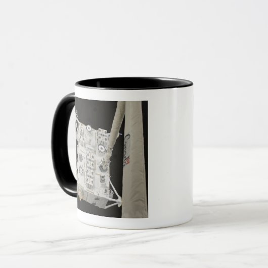 De Japanse Experimentmodule blootgestelde facilite Mok (Voorkant links)