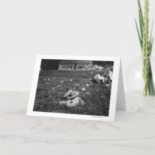 De jonge het Plukken van het Meisje Foto van Kaart