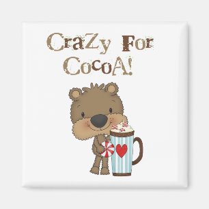 De jongen draagt Gek voor de Vakantie van de Cacao Magneet