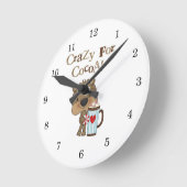 De jongen draagt Gek voor de Vakantie van de Cacao Ronde Klok (Hoek)