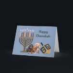 De Kaart Menorah Dreidel2 van de Chanoeka van de<br><div class="desc">Het herinneren van familie en vrienden tijdens het seizoen van de Chanoeka is een prachtige manier om met de mensen in contact te blijven u houdt van en over geeft. Ik creëer deze kaarten van de hondChanoeka met liefde en zorg en ik ben zeker iedereen wie van honden zal het...</div>