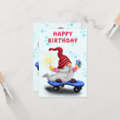 De Kaart van de verjaardag met Happy Skater Gnome  (Voorkant / Achterkant in situ)