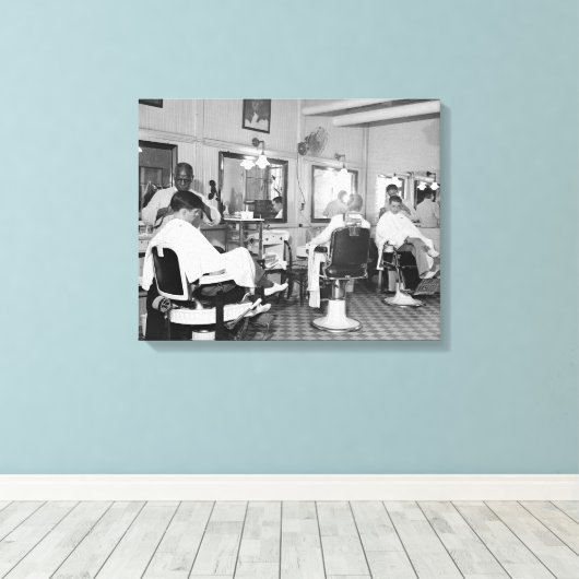 De kapperszaak, 1938.  foto canvas afdruk (Insitu (Houten vloer))