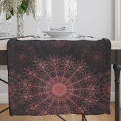 De karmozijnrode sprankelende bloemenkunst in het  korte tafelloper