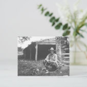 De kat die uit een koffie eten kan briefkaart (Staand voorkant)