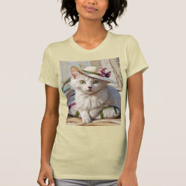 De kat op het strand. t-shirt