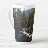 De Kaweah-rivier in het natuurpark Sequoia Latte Mok (Linkerhoek)