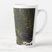 De Kaweah-rivier in het natuurpark Sequoia Latte Mok (Rechts)