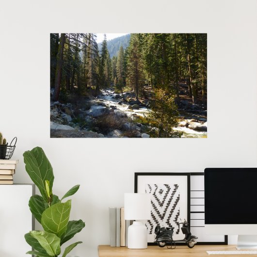 De Kaweah-rivier in het natuurpark Sequoia Poster (Thuiskantoor)