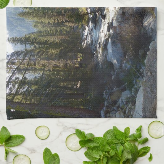 De Kaweah-rivier in het natuurpark Sequoia Theedoek (Gevouwen)