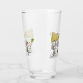 De kazen (met olijven) krijgen een glazen beker (Links)