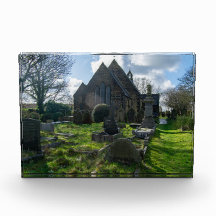 De kerk en begraafplaats van St Luke, Norland