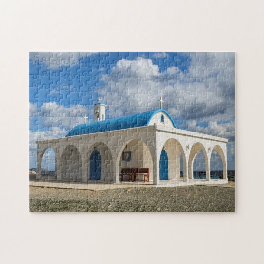 De kerk van Cyprus Ayia Thekla. Legpuzzel (Horizontaal)