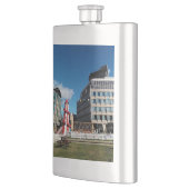 De kermis, het stadscentrum flacon (Links)